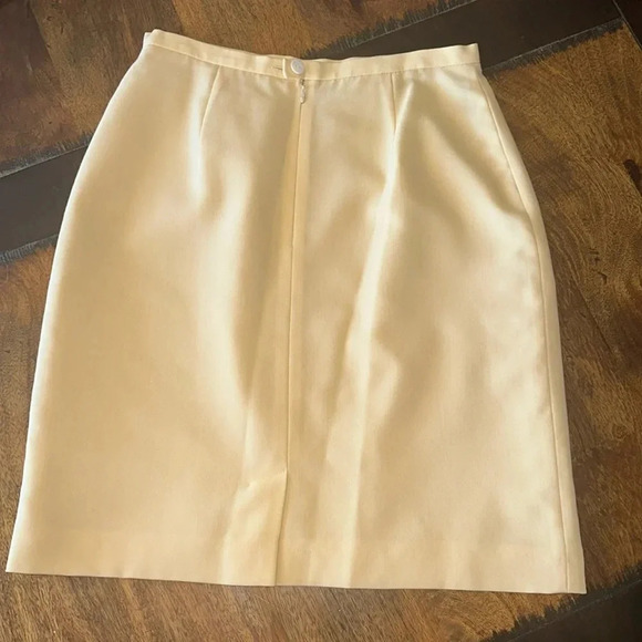 Laura Ashley size 8 skirt - Picture 2 of 6